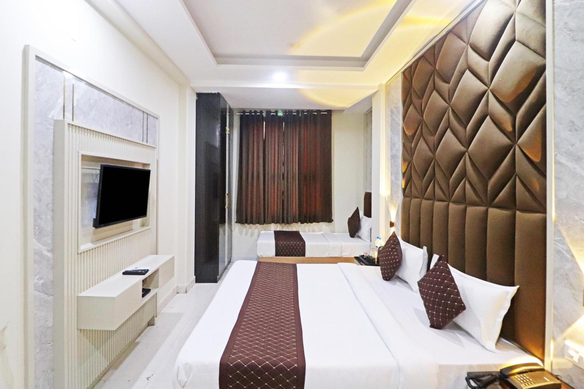 Hotel Qubic Near Igi Delhi Airport New Delhi Bagian luar foto