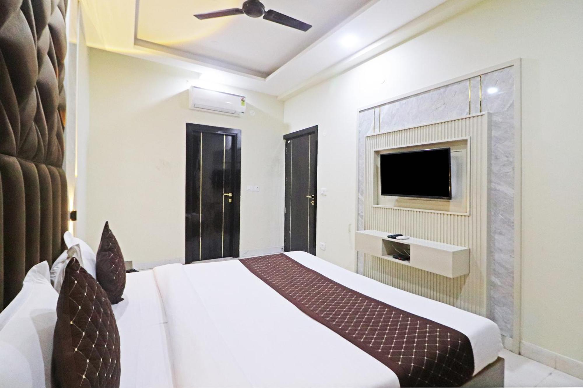 Hotel Qubic Near Igi Delhi Airport New Delhi Bagian luar foto