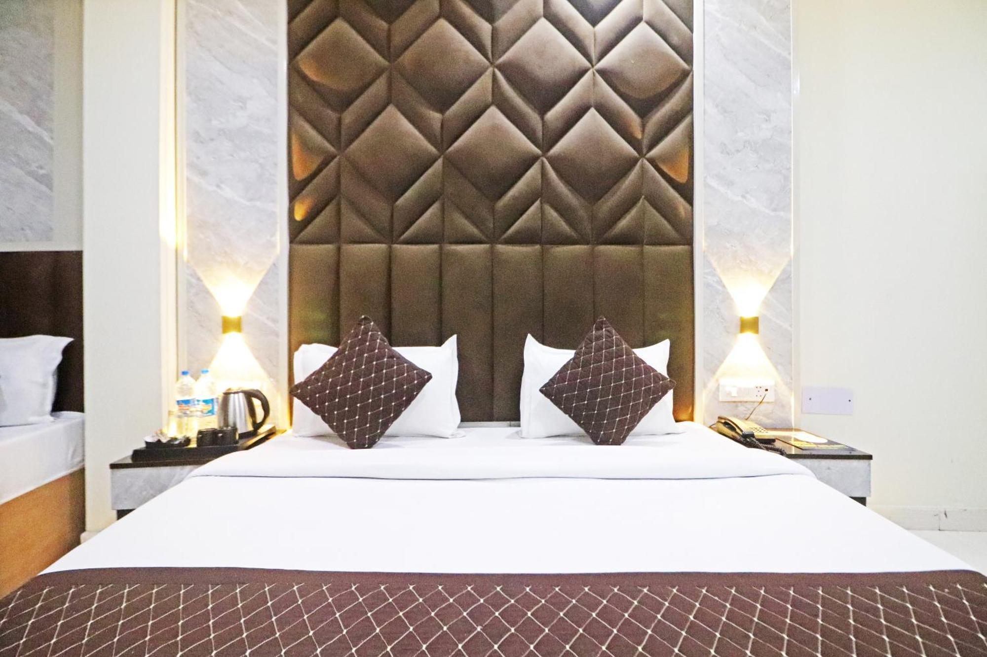 Hotel Qubic Near Igi Delhi Airport New Delhi Bagian luar foto